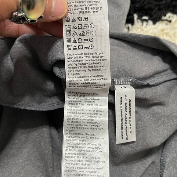 NWT Men’s Size Large Calvin Klein Linear Logo Print Drawstring Hoodie In Grey - Picture 11 of 11